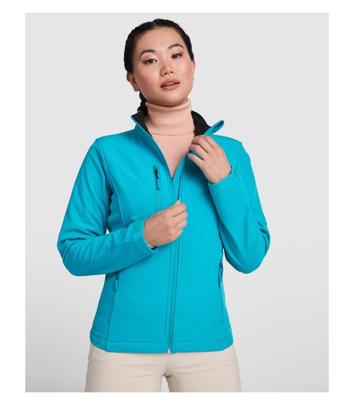 Chaqueta softshell Nebraska Woman personalizable entallada para mujer